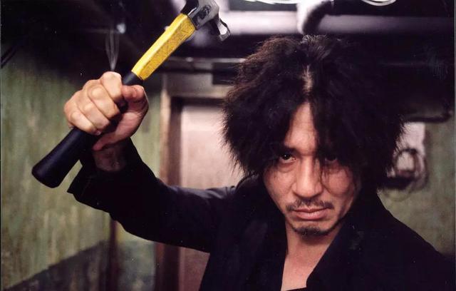 韩国电影《老男孩》具体讲述了一个什么故事