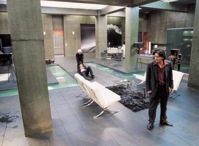 韩国电影《老男孩》具体讲述了一个什么故事