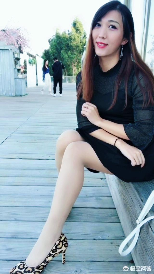 女人的连体丝袜和长筒丝袜有什么区别