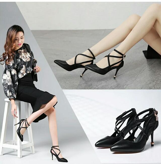 浅灰色的丝袜搭配什么衣服和鞋子啊给点建议,详细