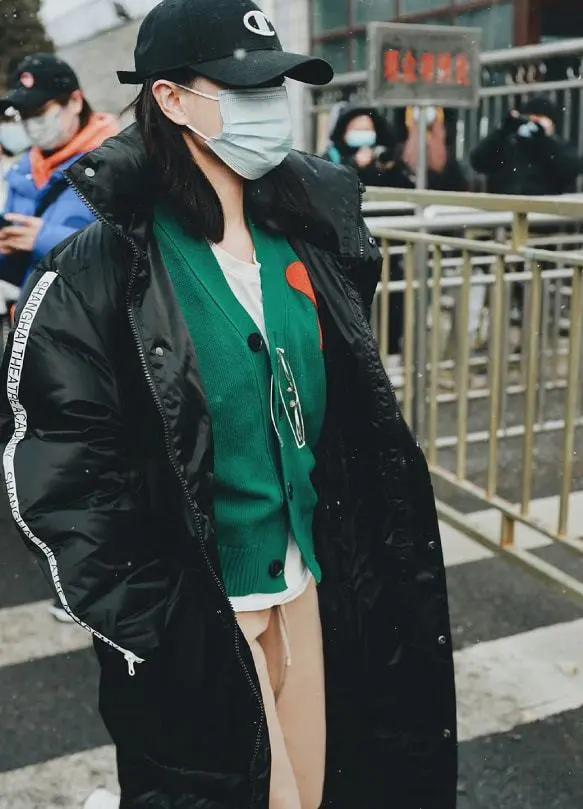 春晚明星私服:秦海璐外套过万,孙怡外衣三百块,却背四万的包