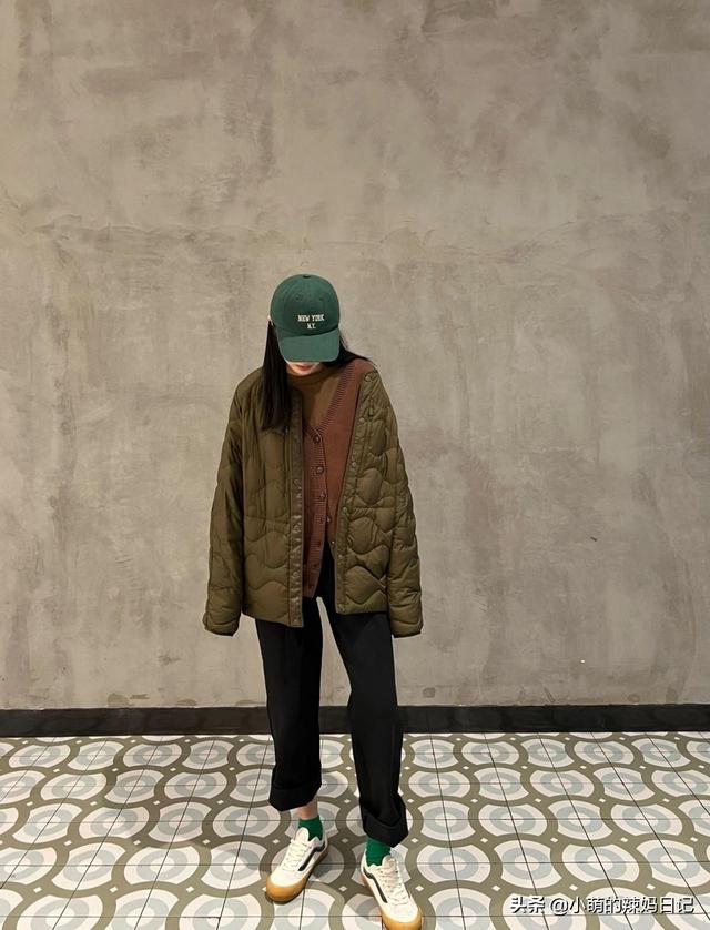 看了明星的机场穿搭,才明白“配色”比款式更重要!看刘雯就知道