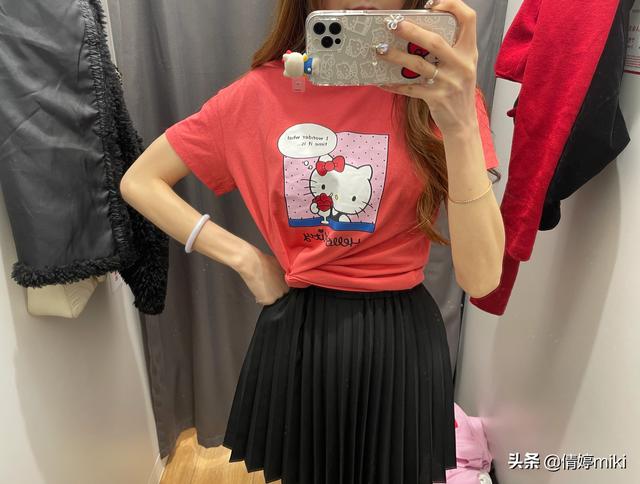 成人试穿童衣,优衣库真的那么香吗