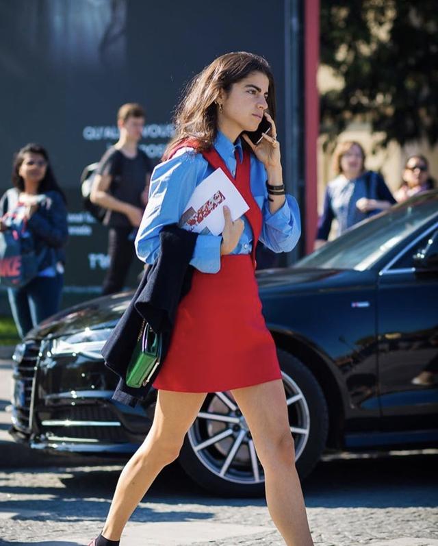 宝蓝色服饰怎么搭配会好看不刺眼