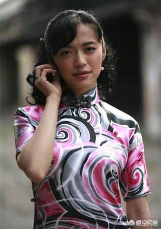 《都挺好》姚晨霸气出演职场女王,还记得当年的翠平穿上旗袍吗