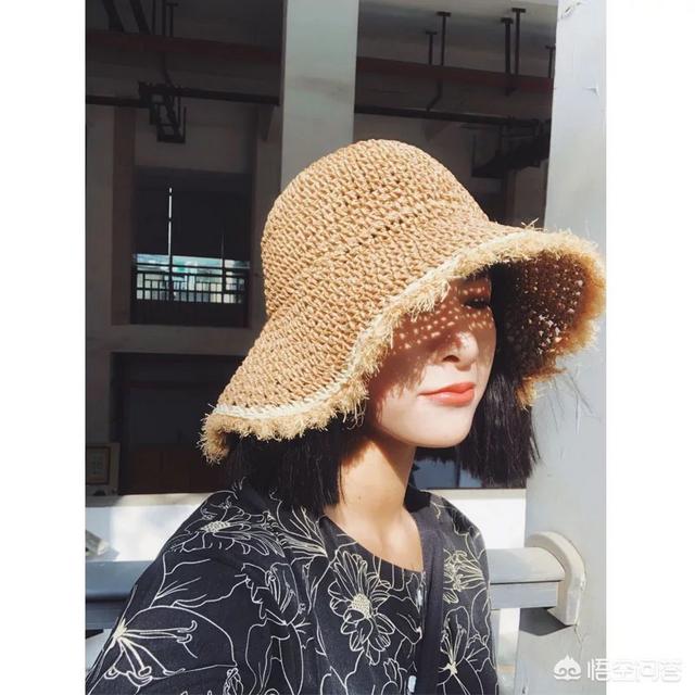 夏天在海边,湖边穿什么样的服饰拍照好看