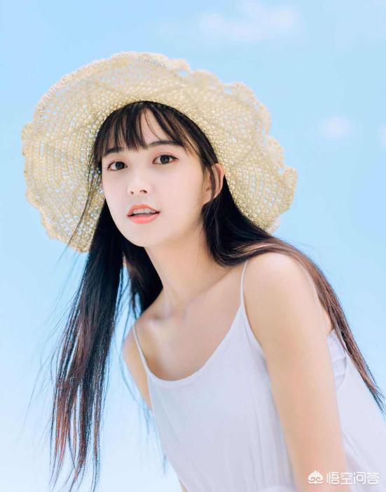 夏天在海边,湖边穿什么样的服饰拍照好看