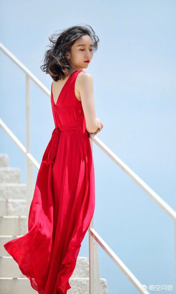 夏天在海边,湖边穿什么样的服饰拍照好看