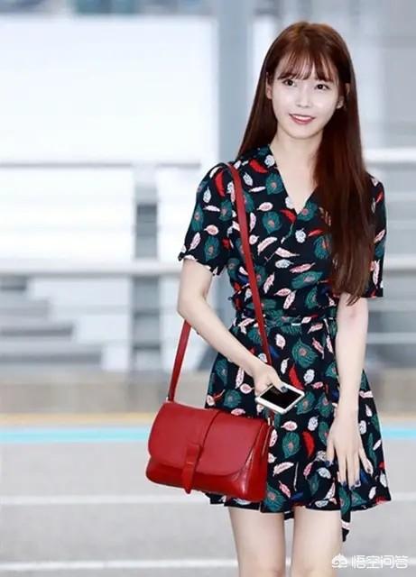 展现女性魅力,女生包包怎样挑显得知性