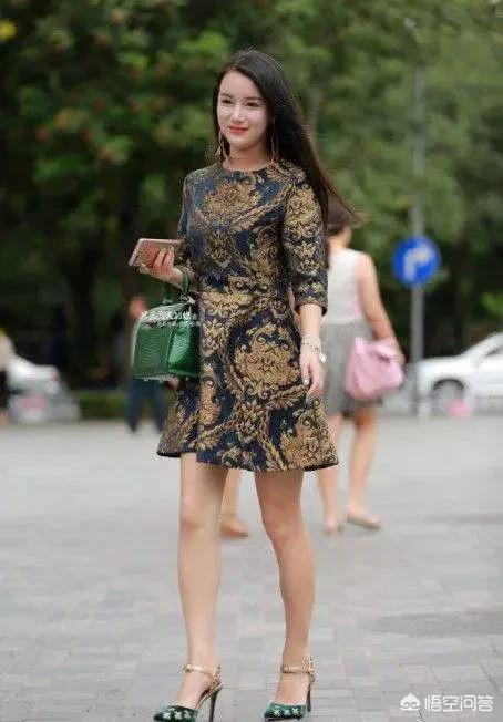 展现女性魅力,女生包包怎样挑显得知性