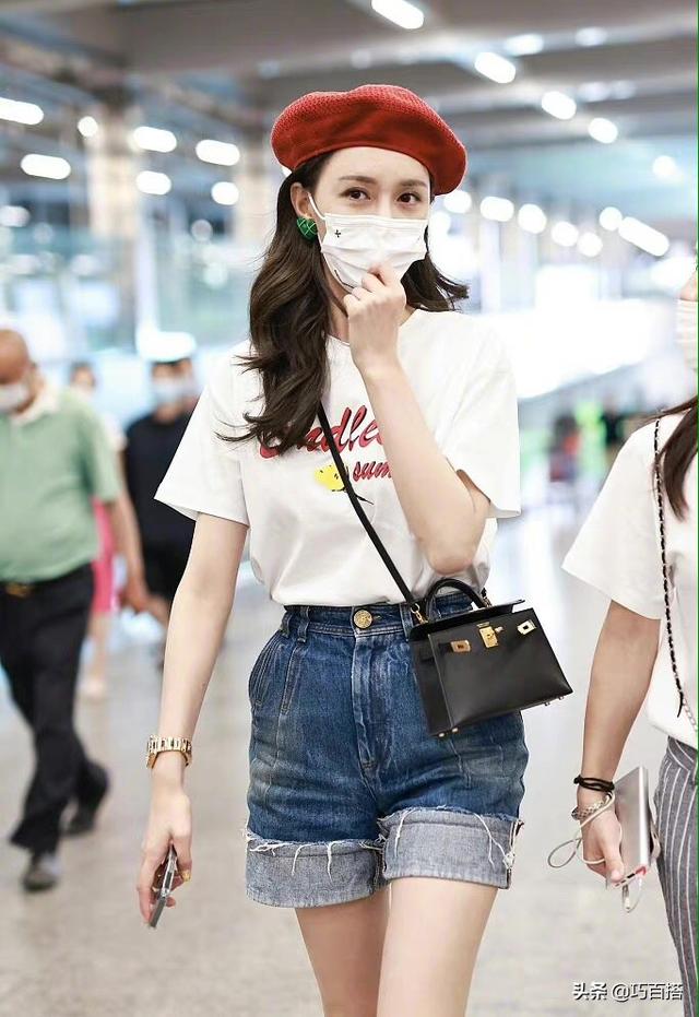 沈梦辰机场秀私服,变着花样的“走秀”,又美又气质