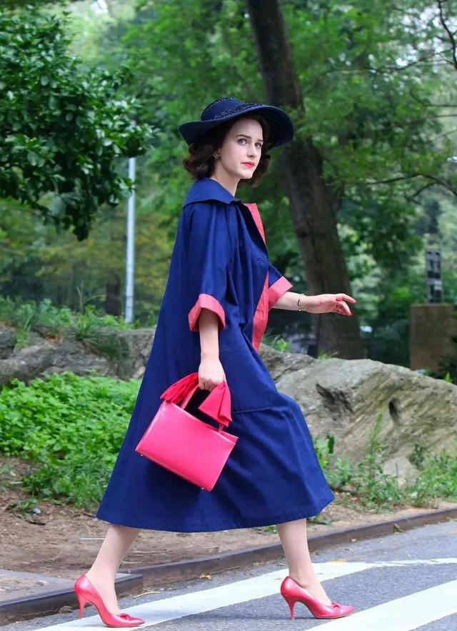 女生怎样着装或化妆打扮会显得比较有气质