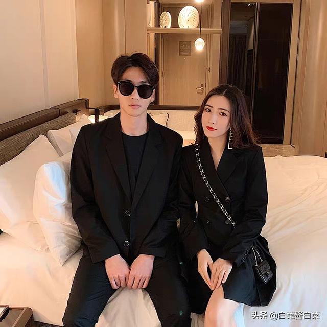 怎么可以摆脱常见的情侣装的固定模式