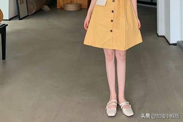 黄色裙子搭配什么鞋子比较好看
