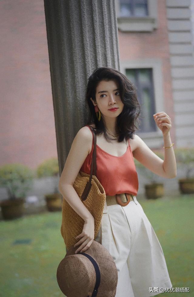 小吊带上衣都可以怎么搭配