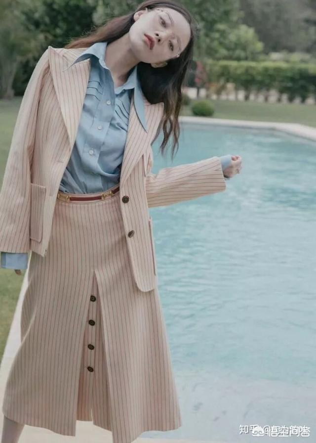 2019年秋冬会流行哪种穿搭风格