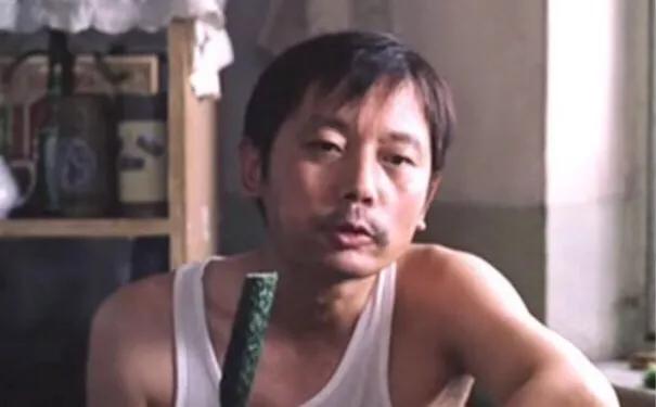 背心穿不好会影响帅气度,男士如何穿出优雅的背心