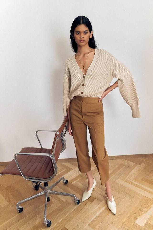 鞋带上的塑料扣掉了怎么穿