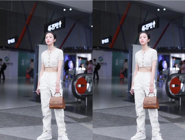 鞋带上的塑料扣掉了怎么穿