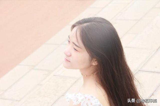 一字肩衣服可以不露肩穿吗