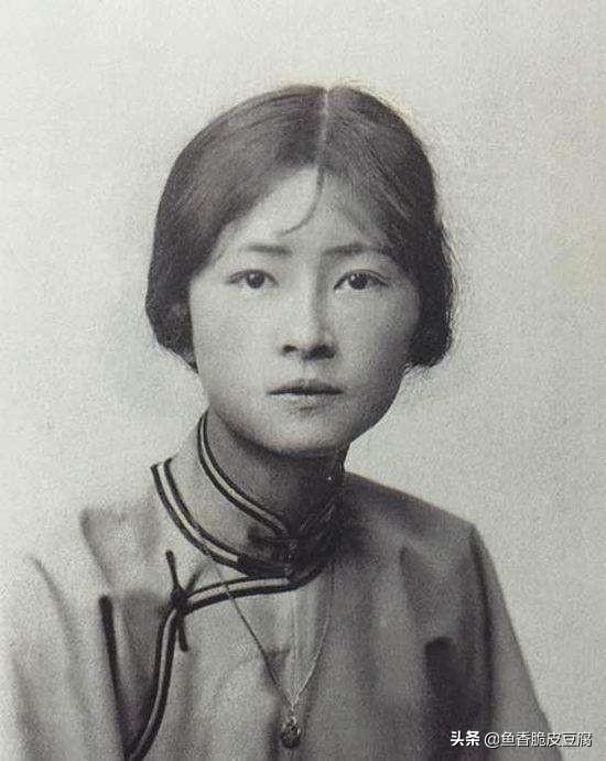 李沁饰演林徽因穿复古旗袍,民国风造型诠释的如何