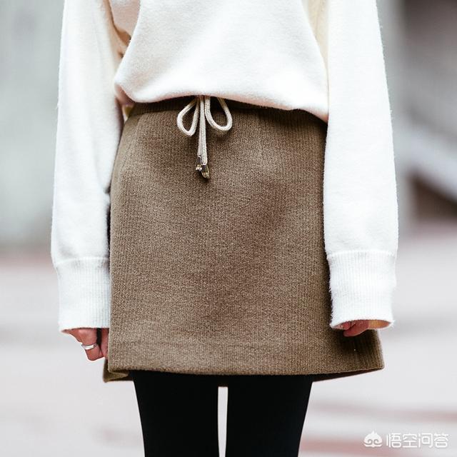一个黄色毛衣和咖啡色裙子搭配什么颜色裤袜穿好看