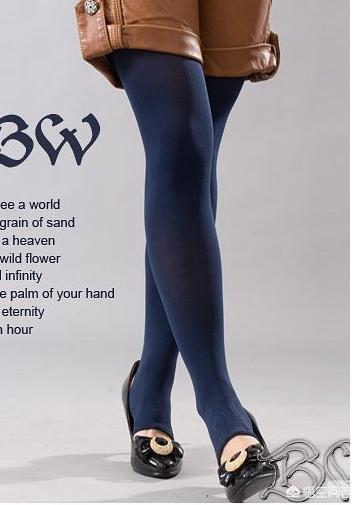 一个黄色毛衣和咖啡色裙子搭配什么颜色裤袜穿好看