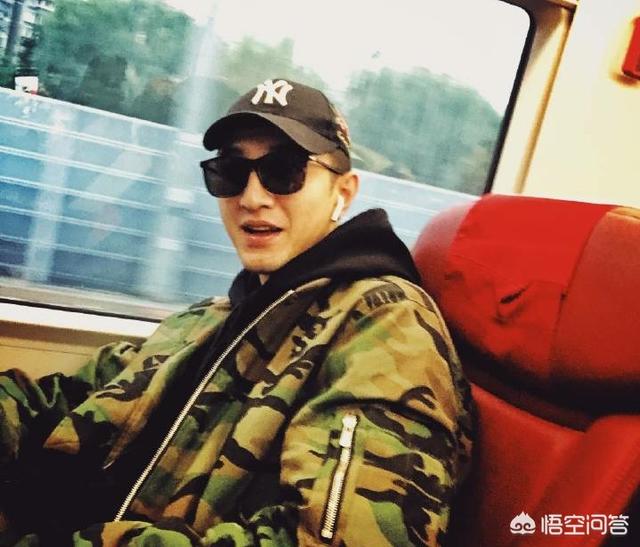 男友风军绿色上衣,怎么搭更时尚