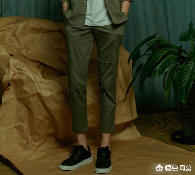 男友风军绿色上衣,怎么搭更时尚