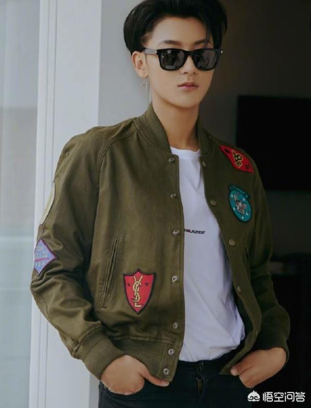 男友风军绿色上衣,怎么搭更时尚