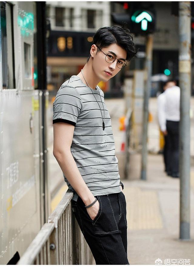一米七男生该怎么搭配才能显高,才能有气质?