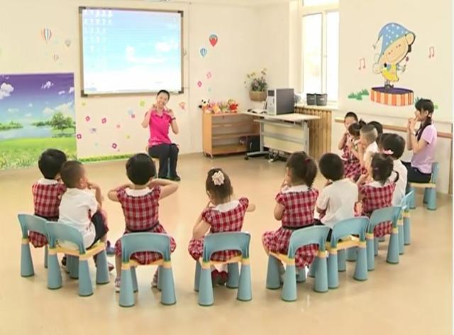 幼儿园如何避免把社会活动上成语言活动(幼儿园语言活动的形式)