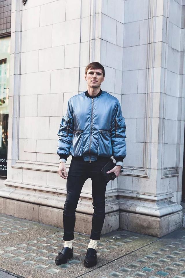 男生穿紧身裤应该如何搭配