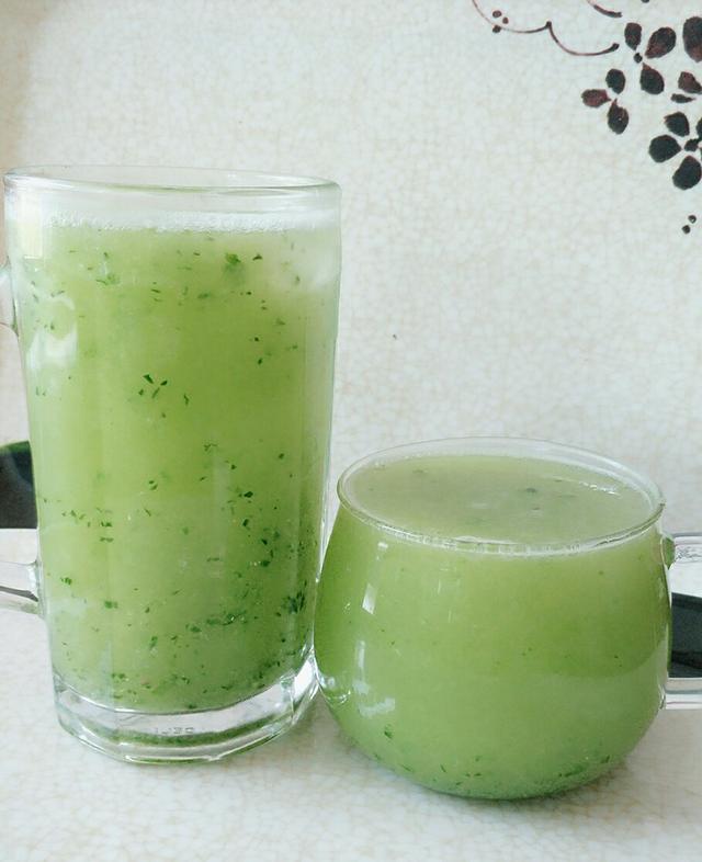 哪种蔬菜或者水果适合早上榨营养汁喝适合榨汁的蔬菜