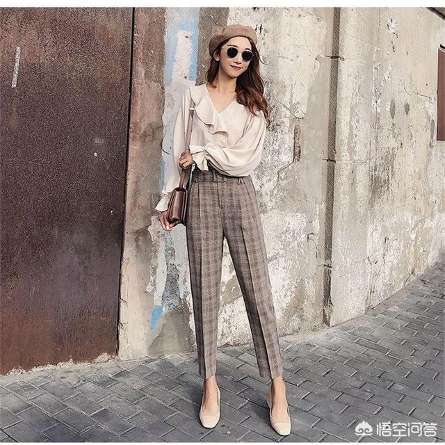 夏季格子裤搭配什么上衣好看