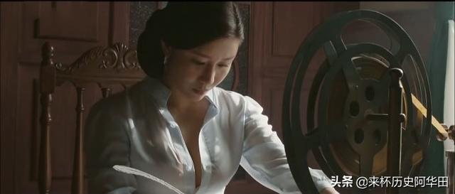 电影龙之战中越南女翻译阮月是一个什么样的角色