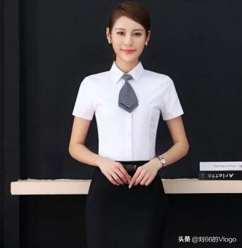 款式,大小应与自身的年龄,气质,肤色,体态,发型和拟聘用的职业相协调