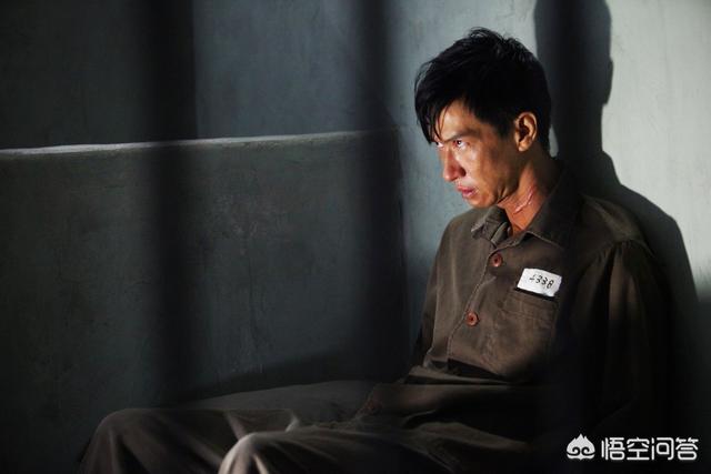 《大追捕》:王远阳(张家辉)出狱后,女儿错手杀死养父,而他就开始了为