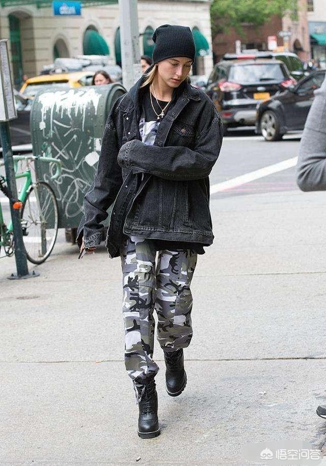 冬季穿迷彩裤应该配什么上衣和外套