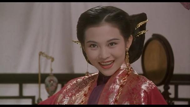 电影九品芝麻官中青楼的老鸨为什么不指认周星驰九品芝麻官老鸨没化妆