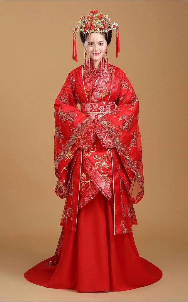 难道你没注意到,越来越多的人开始选择中国传统服饰作为新婚服吗?