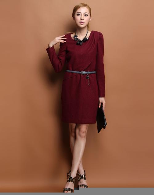 酒红色和大红色哪种颜色穿起来大气(枣红色和酒红色