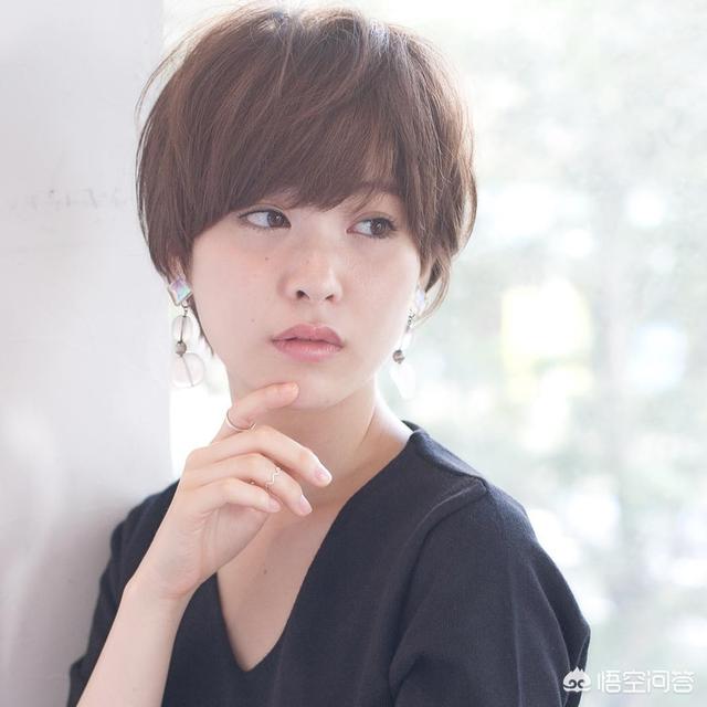 胖脸女生适合哪些短发发型_女性知识网-走进女性吧,做时尚健康的女人!