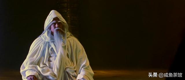 老头想什么时候飞升就什么时候飞升,而且各种花式吊打早期的幽泉老怪.