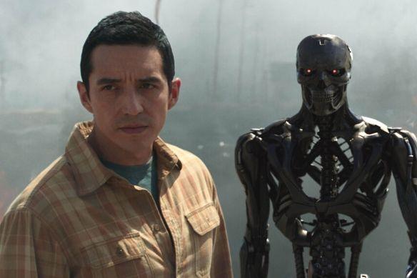 《终结者》里的机器人,能抵挡住现代武器的攻击吗