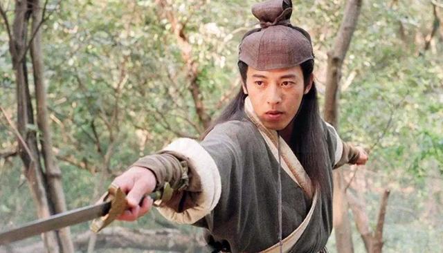 剑魔孤独求败两大传人,令狐冲学习独孤九剑得其式;杨过学习重剑得其意