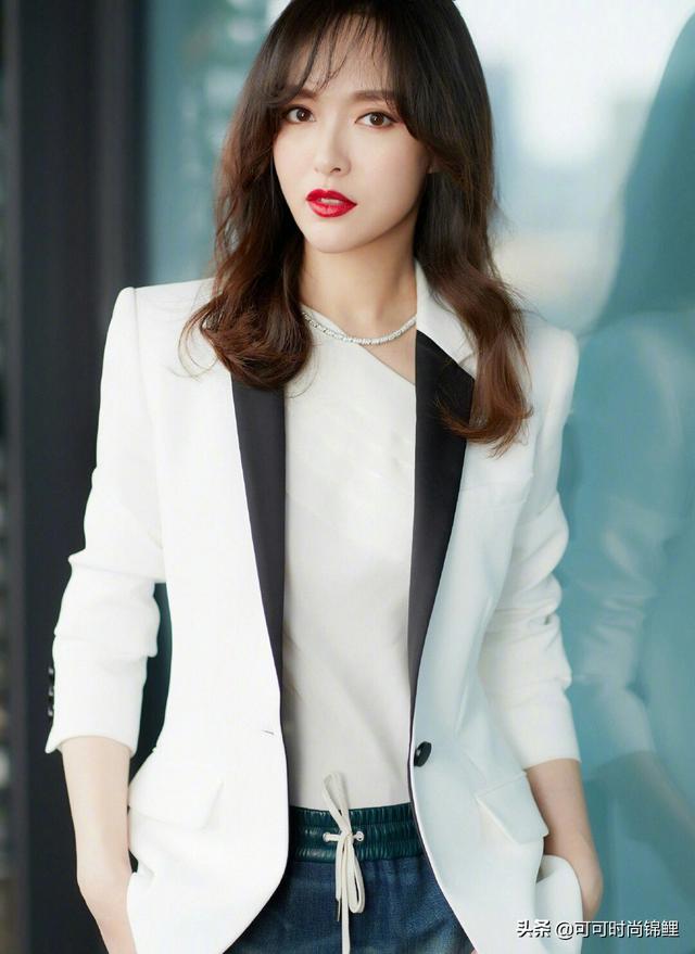 中年女士西装怎么搭配更时尚得体呢可以用明星举例说明么