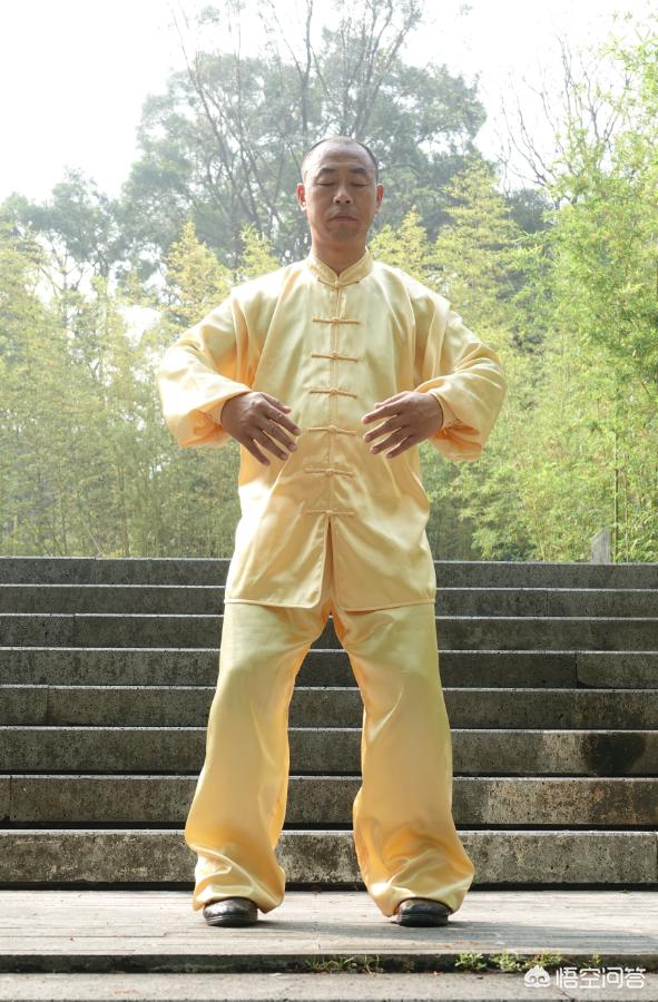 站养生桩,双腿弯曲程度越大是不是健身效果越好